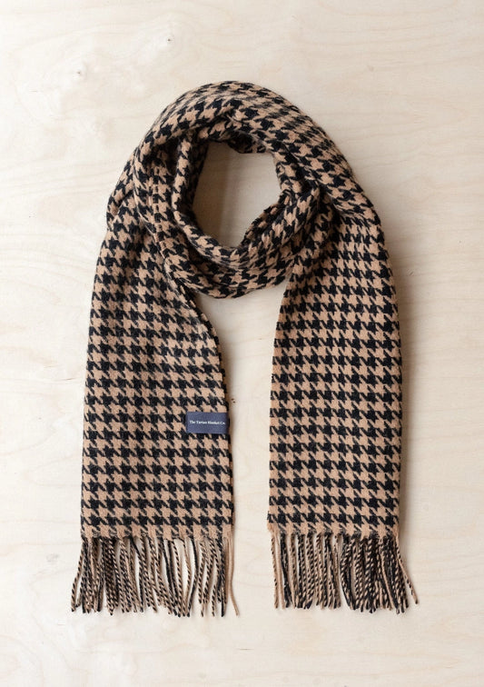 Lambswool Oversized Scarf in Camel Houndstooth